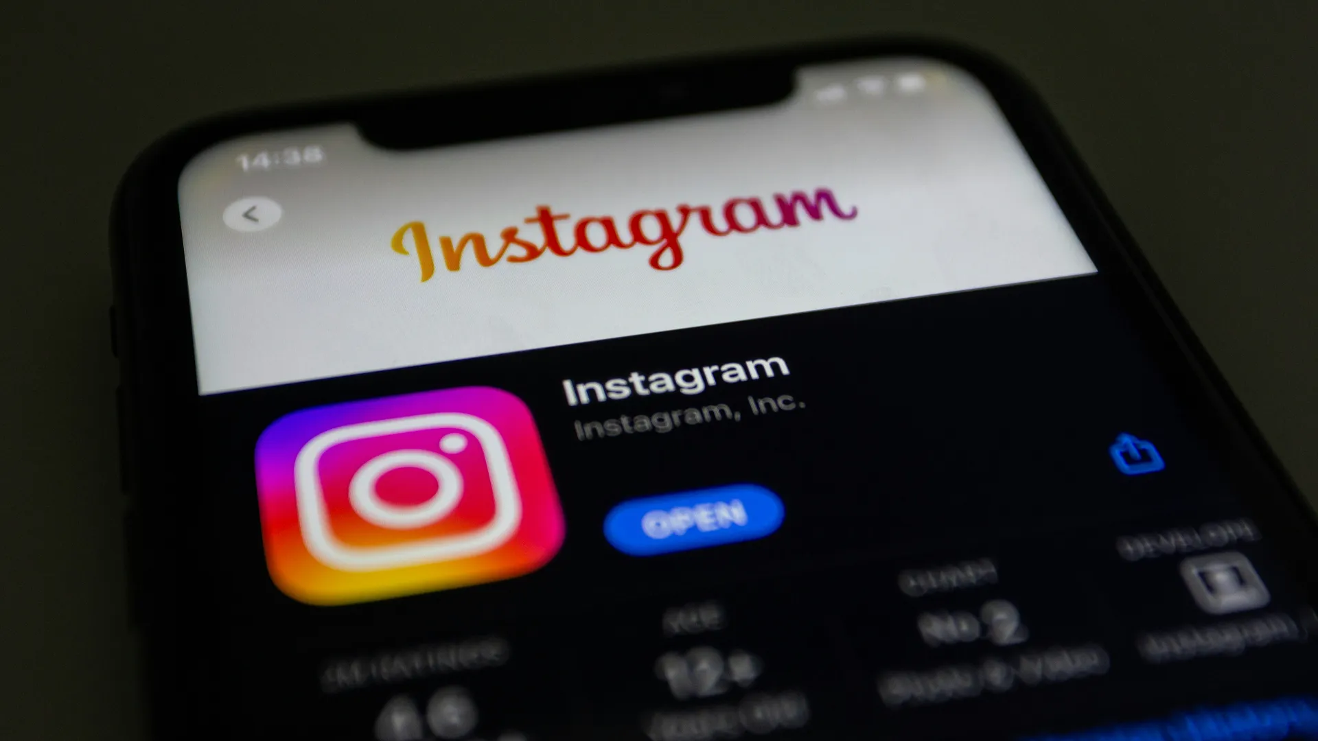 How to Hide an Instagram Account in 8 Ways